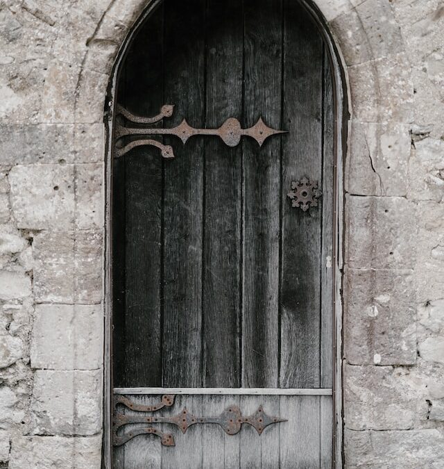 Oude deuren herontdekt: Een vleugje geschiedenis in jouw huis